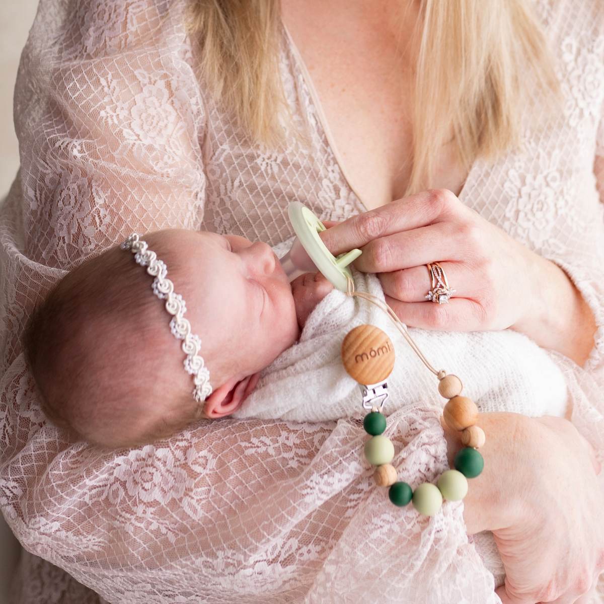 mōmi babypace pacifier gift set - wintergreen