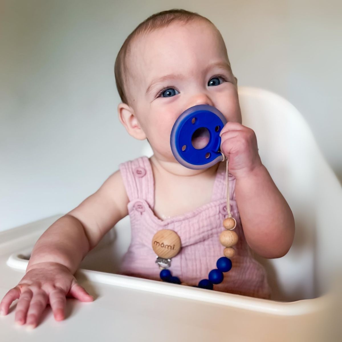mōmi babypace pacifier clip - lapis