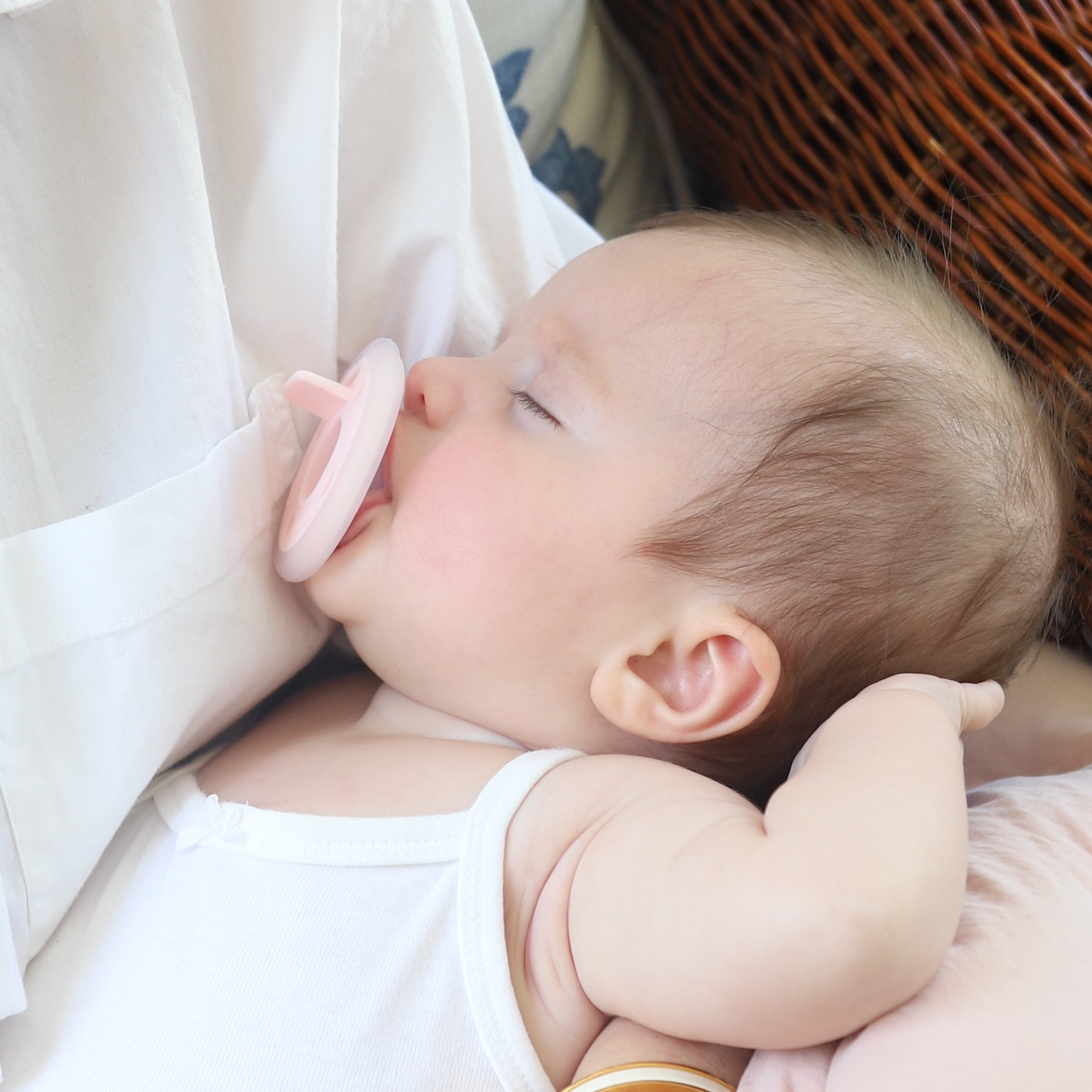 mōmi babypace® breast-like pacifier 2-set in delicate seashell pink