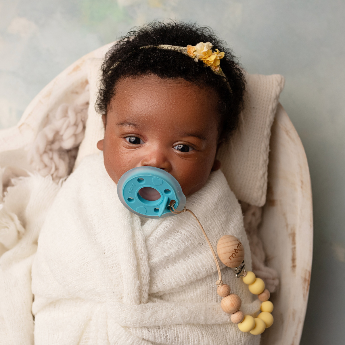 mōmi babypace® pacifier clip in multiple vibes™ colors