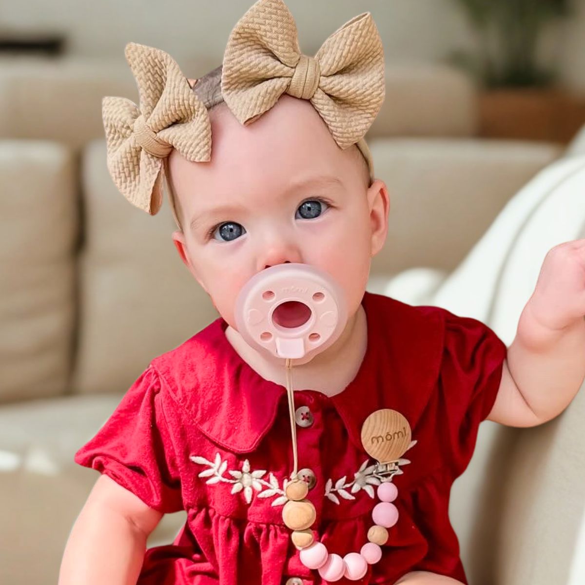mōmi babypace pacifier clip